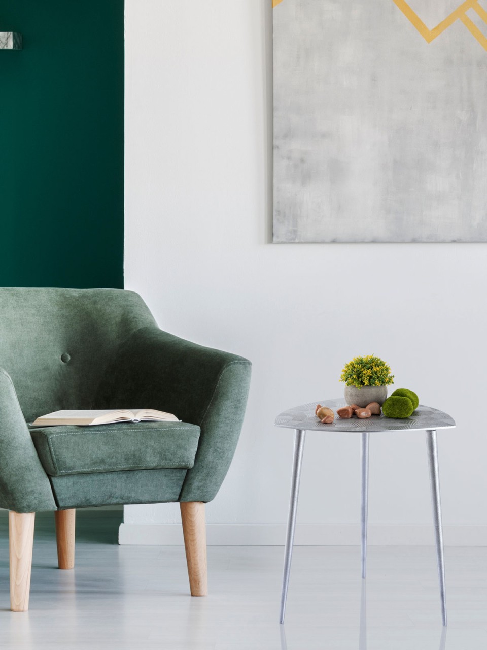 Beistelltisch Metall Dekotisch Alster 40x45x40 cm dreieckig klass. Design Aluminium silber o. gold Beistelltisch Metall Dekotisch Alster 40x45x40 cm dreieckig klass. Design Aluminium silber o. gold