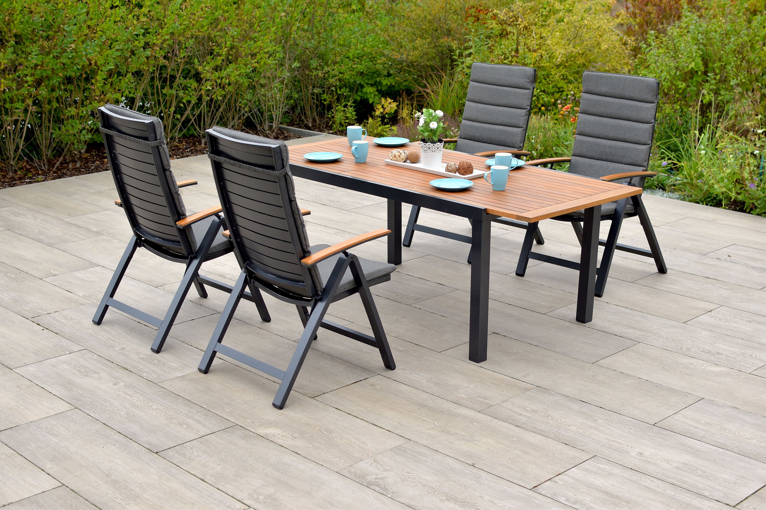 Merxx Astros Gartenmöbel Set für 4 Personen 9 teilig aus Aluminium und FSC Akazienholz mit Ausziehtisch 150 bis 200 cm 4 verstellbare Klappsessel mit Akazienholz Armlehnen und graue Kissen