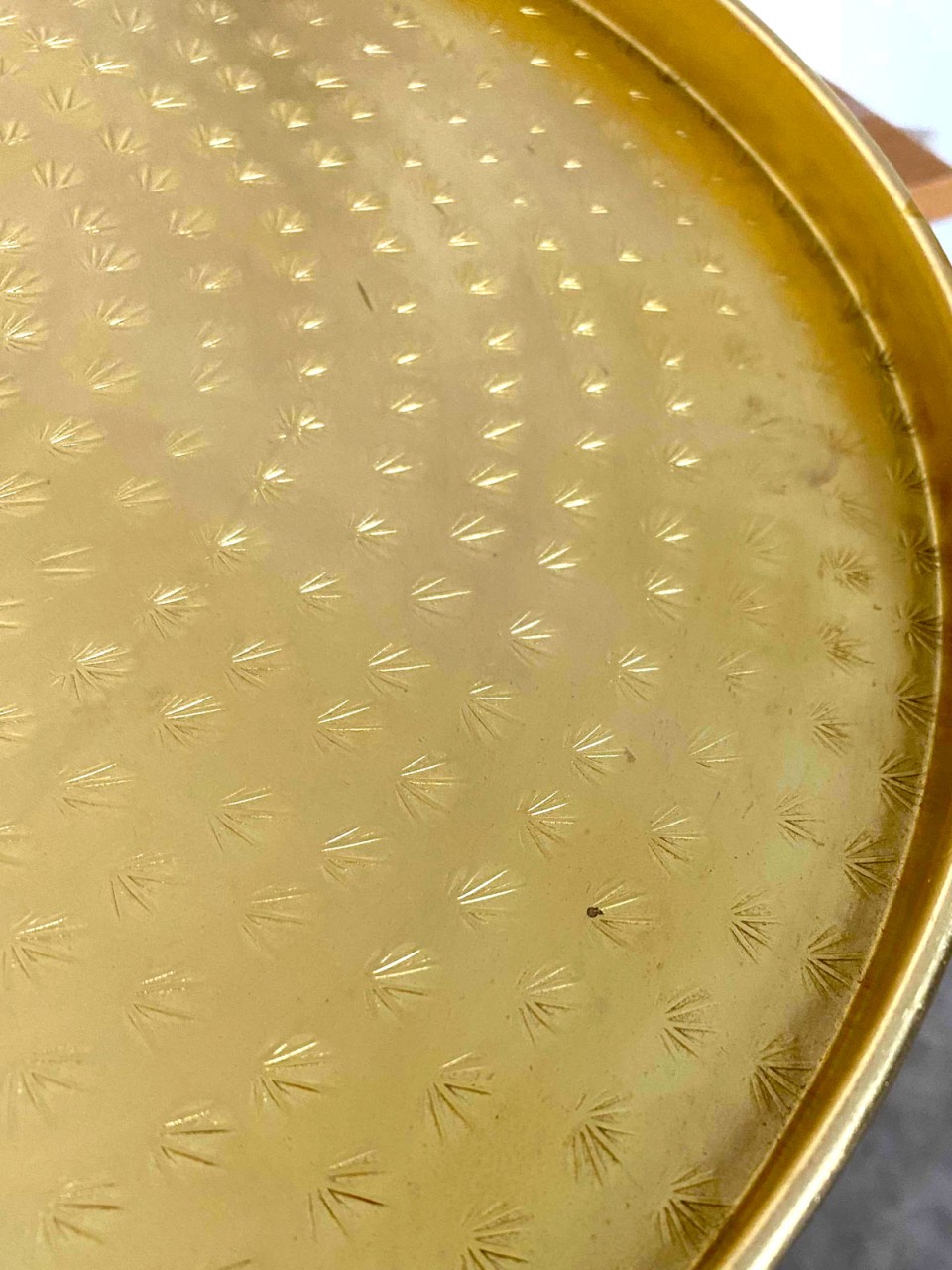 Deko Tablett ø 40 cm rund gelbgold Serviertablett Metall Kerzentablett Dekotablett Deko Tablett ø 40 cm rund gelbgold Serviertablett Metall Kerzentablett Dekotablett