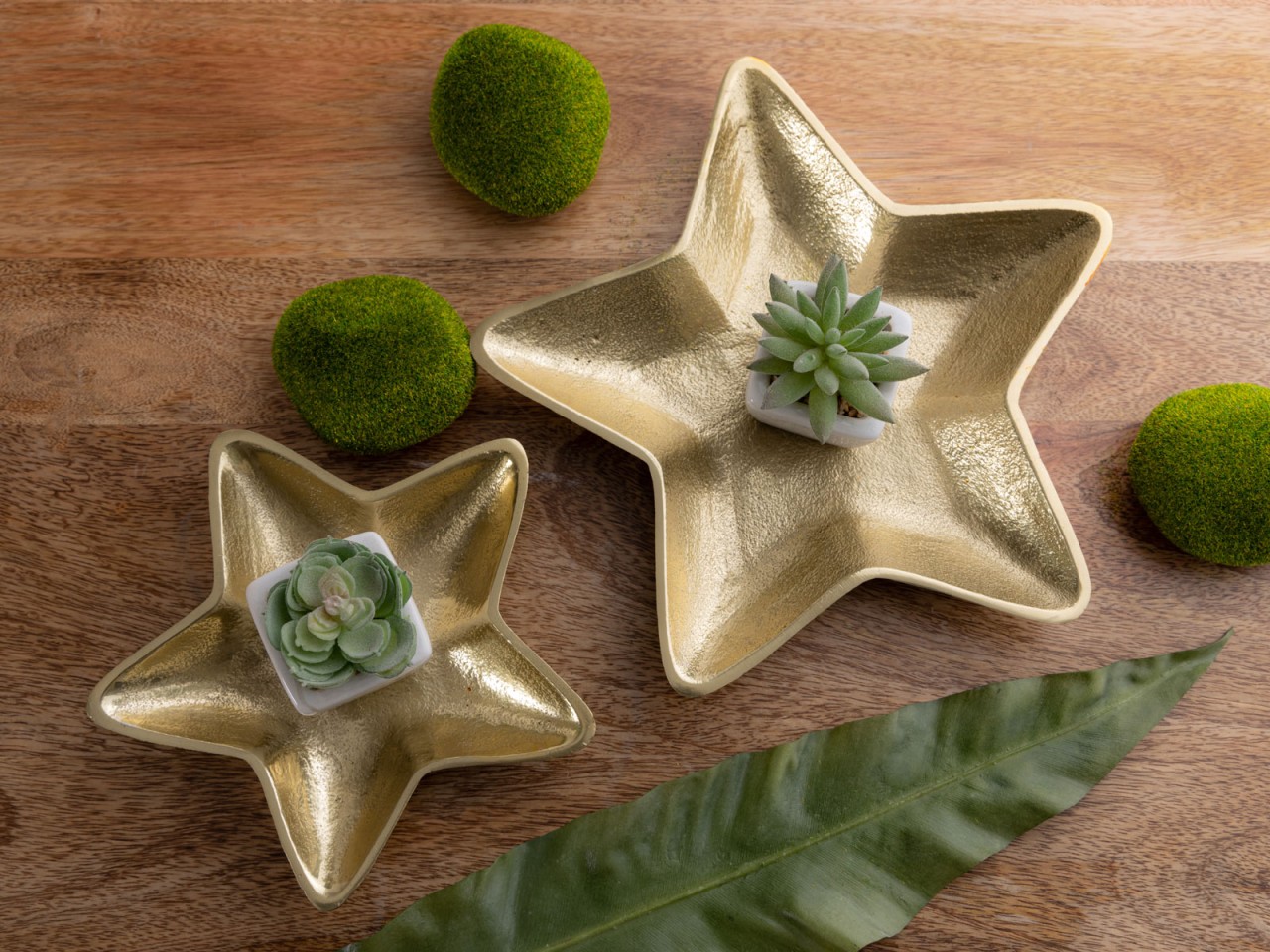 Dekoschalen Stern 2er Set Starlight gold o. silber Weihnachtsdeko Aluminium Dekoschalen Stern 2er Set Starlight gold o. silber Weihnachtsdeko Aluminium