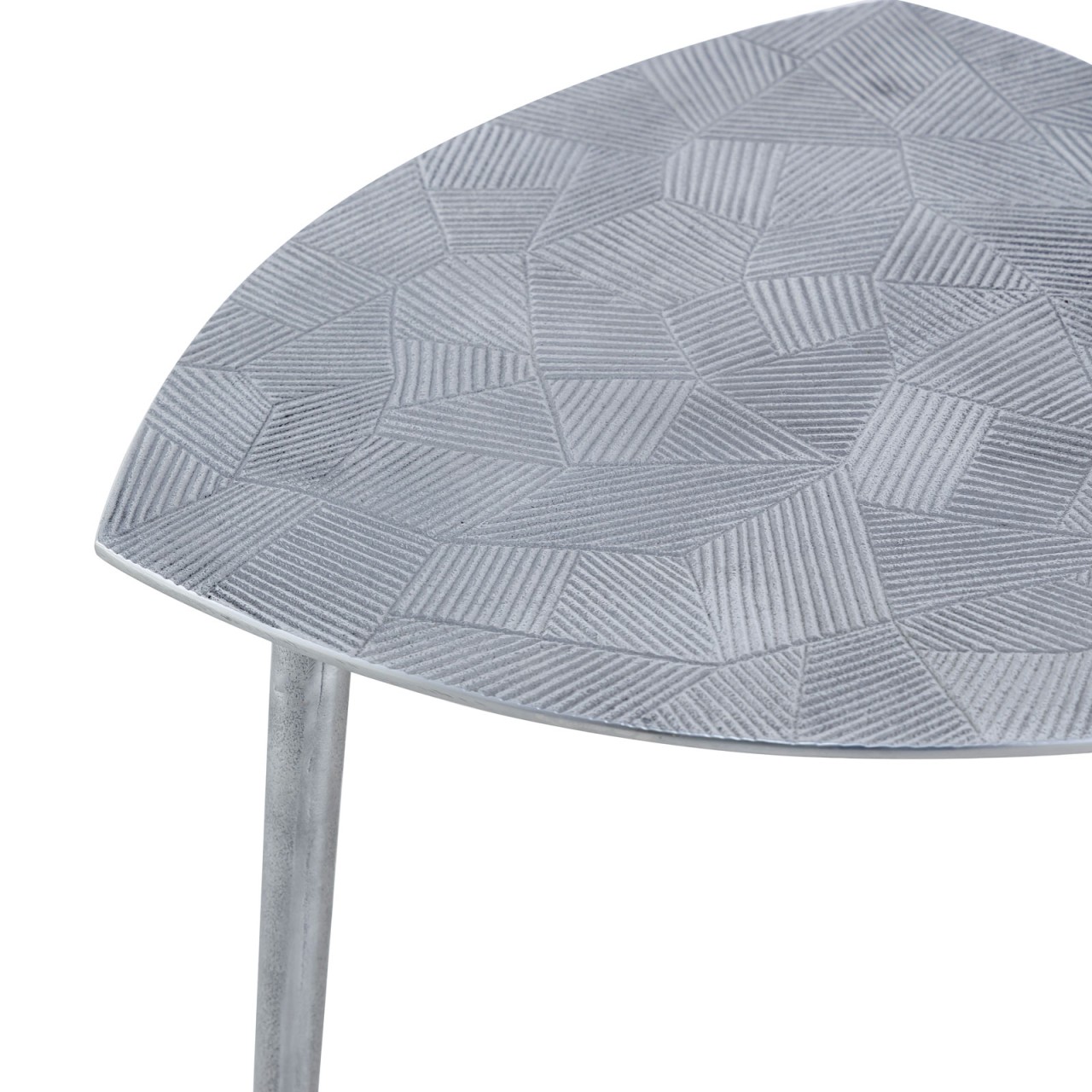 Beistelltisch 4-teilig Metall Dekotisch Alster 40x45x40 cm dreieckig klass. Design silber o. gold Beistelltisch 4-teilig Metall Dekotisch Alster 40x45x40 cm dreieckig klass. Design silber o. gold
