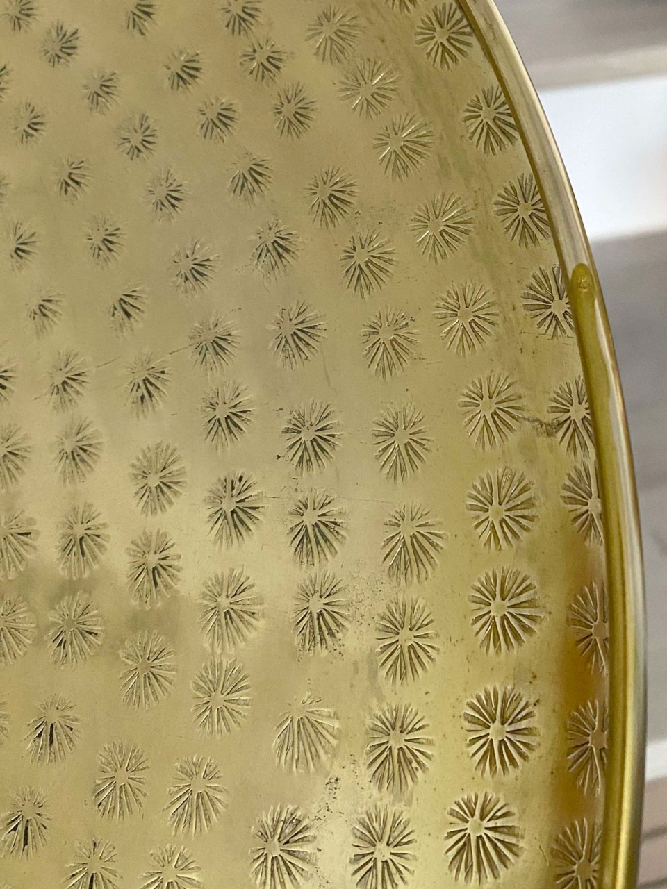 Deko Tablett ø 40 cm 2. Wahl rund gelbgold Serviertablett Metall Kerzentablett Dekotablett Deko Tablett ø 40 cm 2. Wahl rund gelbgold Serviertablett Metall Kerzentablett Dekotablett