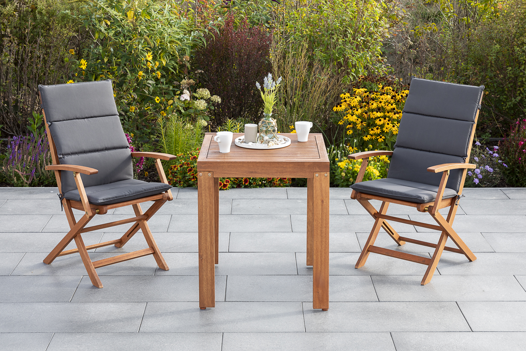 Comodoro Gartenmöbel-Set 5-teilig – 2 Klappsessel mit grauen Auflagen & Balkonausziehtisch 65–130 cm aus FSC® Eukalyptusholz